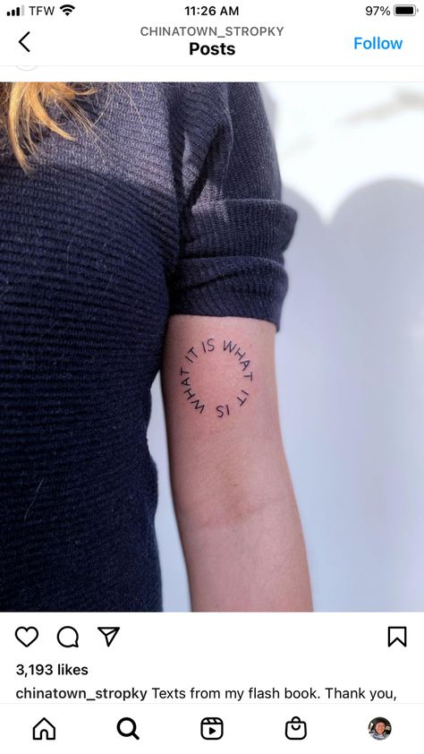 Round Tattoo Placement For Women, Circle Text Tattoo, Round Tattoo Placement, Circle Text, Coffin Tattoo, Round Tattoo, Sticker Sleeve, Fun Tattoo, Beach Stones Jewelry