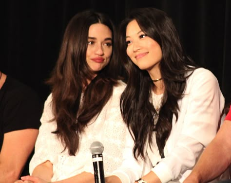 Arden & Crystal #Howlercon 2016 Crystal Marie Reed, Teen Memes, Alison Argent, Crystal Marie, Arden Cho, Teen Wolf Mtv, Cody Christian, Allison Argent