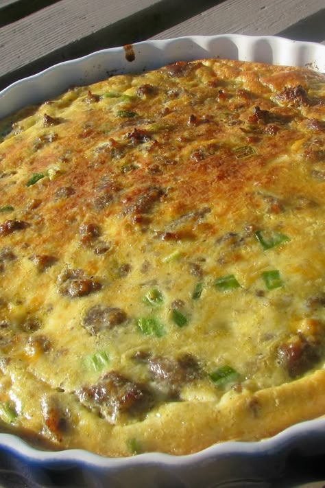 Sausage Quiche Easy Sausage Quiche, Meat Quiche, Breakfast Quiche Sausage, Parmesan Quinoa, Sausage Quiche Recipes, Breakfast Quiche Recipes Easy, Quiche Recipes Healthy, Damn Delicious Recipes, Vegetarian Quiche Recipes