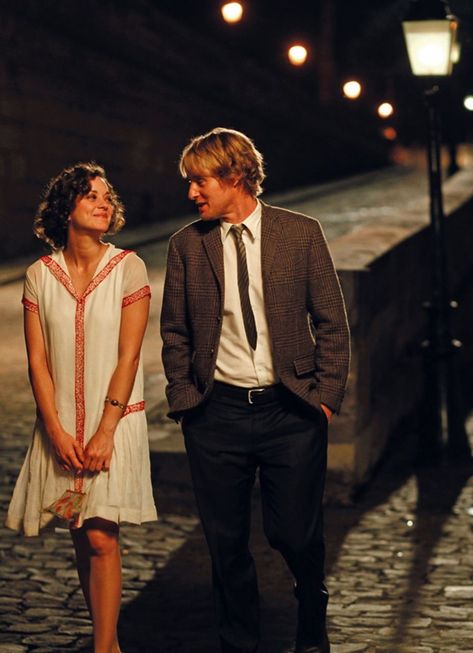 Best Rom Coms, Midnight Paris, Paris Movie, Woody Allen Movies, Midnight In Paris, Inspirational Movies, Owen Wilson, Marion Cotillard, Movie Shots