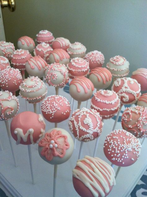 Pretty Pink Desserts, Pink And White 21st Birthday Decor, Cake Pops Astethic, Pink Sweet Treats, Pink Desserts Aesthetic, Pink Cake Pops Ideas, Cute Baking Ideas Aesthetic, Pink Cake Pops Birthday, Pink Birthday Snacks