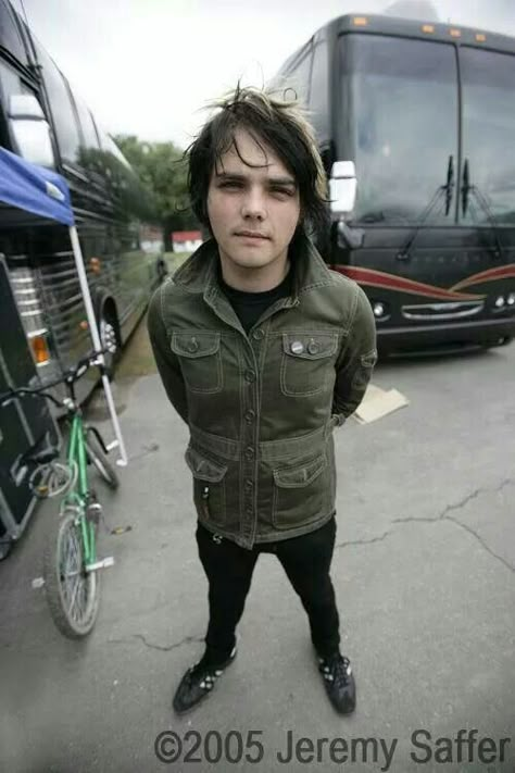 Gerard Way Memes, Gerald Way, Mcr Memes, Gee Way, Emo Band, Emo Memes, Emo Trinity, I Love Mcr, Facebook Timeline Covers