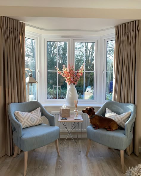 Curved Window Living Room Ideas, 3 Bay Window Ideas, Office And Formal Living Room Combo, Curtain Bay Window Bedroom, Living Room Ideas Bay Window, Accent Chairs In Bay Window, Living Room With Curved Windows, Accent Chairs Bay Window, Bay Window Coffee Table