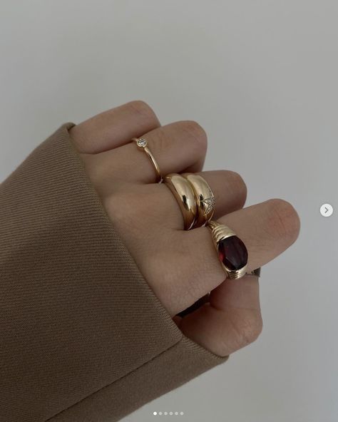 Mejuri Stack, Rings Aesthetic Gold, Unusual Rings Design, Mejuri Rings, Elegant Watches Women, 2025 Vibes, Heirloom Ring, Save Instagram, Jewelry Styling