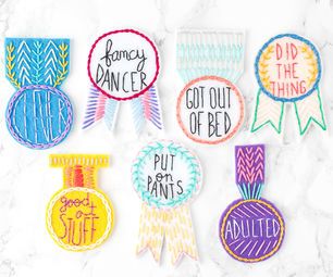 Embroidery Patches Diy, Felt Patch, Astuces Diy, Ideas Embroidery, Embroidered Badges, Hand Crafts, My Funny Valentine, Diy Patches, 자수 디자인