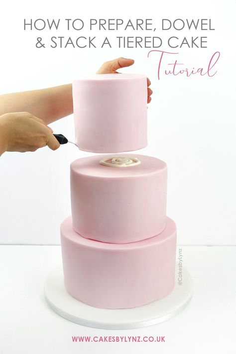 How to prepare, Dowel and stack a tiered cake or wedding cake Stacking Wedding Cake Layers, Tiered Cake Support, Tiered Cakes Wedding, Tiered Cake Sizes, How To Make A 3 Tiered Cake, Wedding Cake Tiers Sizes, How To Make A Stacked Cake, How To Make A 3 Tier Cake, Making A Tiered Cake