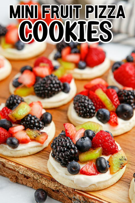 Mini Fruit Pizza Cookies on a wood board. Fruit Pizza Bites, Mini Fruit Pizza Cookies, Fruit Pizza Cookie Recipe, Individual Fruit Pizza, Mini Fruit Pizza, Fresh Fruit Pizza, Sugar Cookie Fruit Tart, Fruit Pizza Cups, Fruit Pizza Cookies