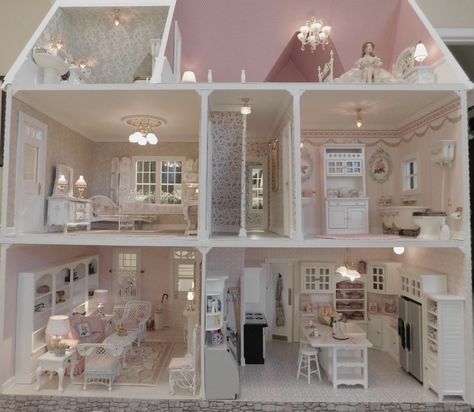 Pink And White Dollhouse, Coquette Dollhouse, Doll House Aesthetic, Dollhouse Layout, Aesthetic Dollhouse, Cute Doll House, Pink Doll House, Realistic Dollhouse, Sylvanian Families House