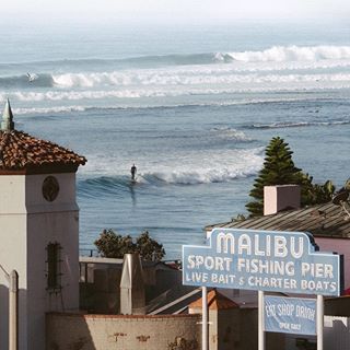 Surfing in Malibu Malibu Pier, Fishing Pier, Charter Boat, Living In La, Pier Fishing, Sport Fishing, Ocean Lover, Seattle Skyline, Cali