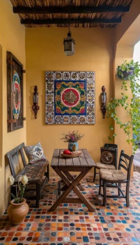 Cuban House, Mexican House Interior, Mexican Patio Ideas, Mexican Life, Mexican Interiors, Bedroom Wall Decor Ideas, Mexican Kitchen Decor, Spanish Home Decor, Hacienda Style Homes