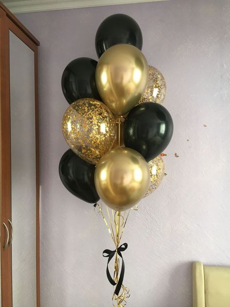 Black Balloon Aesthetic, Simple Black And Gold Birthday Decor, Gold And Black Balloons Decoration, Black And Gold Balloon Decor, Baloons Idea For Birthday, Black And Gold Balloon Decorations, Black And Gold Birthday Party Ideas, Gold Party Decorations Diy, Black Gold Birthday Decorations