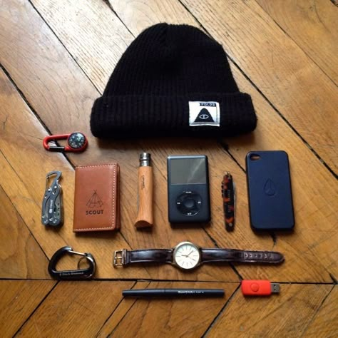 Edc Accessories, Everyday Carry Essentials, Edc Essentials, Knife Tools, Edc Gadgets, Everyday Carry Edc, Edc Bag, School Bag Essentials, Edc Tactical