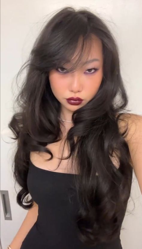 Hair Inspo Oval Face, Long Japanese Hairstyles, Side Swept Bangs Short Hair With Layers, Side Swept Bangs Aesthetic, Cute Short Haircuts Asian, Bangs Prom Hairstyle, Long Side Part Bangs, Long Black Hair Side Part, Face Framing Haircut Curly Hair