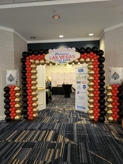 Vegas Balloon Garland, Casino Night Balloon Garland, Las Vegas Balloon Decor, Vegas Balloon Arch, Casino Balloon Decor, Casino Theme Decor, Balloon Entrance Decor, Hoco Decorations, Balloon Arch Entrance