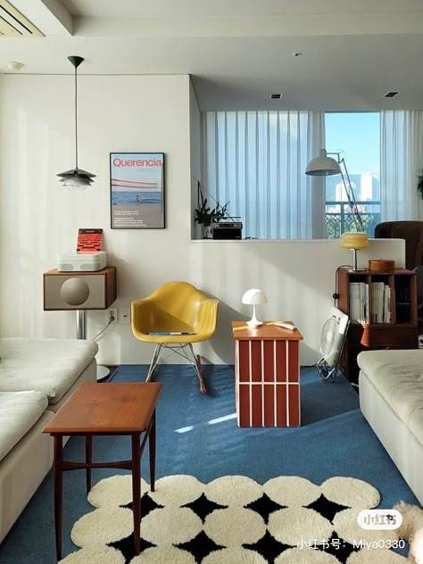 Mid Century Living Room Design, Apartment Mid Century, Condo Room, 80s Interior, Condo Interior Design, Mid Century Modern Interior Design, Condo Decorating, Style Loft, Style Deco