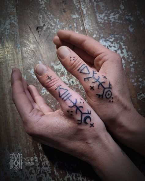 Magic Symbols Tattoo, Berber Tattoo, Symbols Tattoo, Pagan Tattoo, Scandinavian Tattoo, Thumb Tattoos, Jagua Henna, Armband Tattoos, Hand And Finger Tattoos