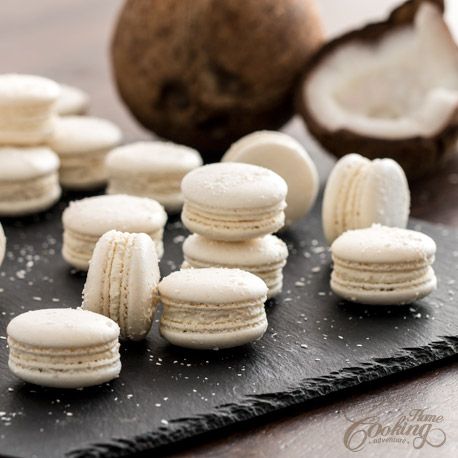 For coconut lovers these macarons are a dream come true, a bit crispy on the outside and perfectly tender inside, definitely an amazing treat for any occasion or any season. #macarons #italianmeringue #coconut Macaroons Recipe Coconut, Macarons Coconut, Maccarone Recipes Coconut, Coconut Macaroons Photography, Perfect Coconut Macaroons, Coconut Macarons, Chocolate Macaron, Macaron Flavors, French Macaroons