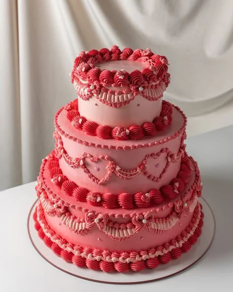 Red wedding Hello Kitty 3 Tier Cake, Vintage 3 Tier Cake, 3 Tier Vintage Cake, 3 Layer Cake Birthday, 3 Teir Cakes Ideas, Big Cakes Birthday, 3 Tier Pink Cake, Gorgeous Cakes Birthday Beautiful, Two Teir Birthday Cakes