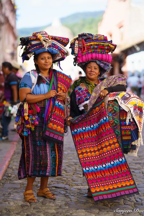 Guatemalan Traditional Clothing, Guatemalan Culture Aesthetic, Guatemala Culture Aesthetic, Guatemala Culture Traditional Dresses, Guatemalan Wallpaper, Traditional Guatemalan Clothing, Guatemala Traditional Clothing, Hispanic Culture Aesthetic, Guatemala Clothes