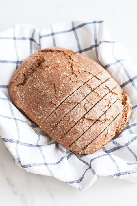 This homemade Mediterranean-style crusty Bread doesn't require more than 2 minutes of kneading and it's low in gluten and high in protein and flavor! https://www.spotebi.com/recipes/homemade-mediterranean-style-crusty-bread/ Meditterean Bread Recipes, Mediterranean Diet Homemade Bread, Bread For Mediterranean Diet, Mediterranean Bread Machine Recipes, Mediterranean Bread Healthy, Mediterranean Diet Bread Machine Recipes, Mediterranean Diet Bread Recipes, Mediterranean Bread Recipes, Mediterranean Diet Bread