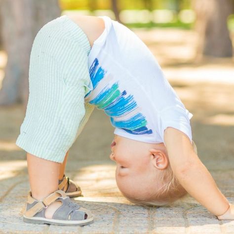 6 Yoga Poses Toddlers Can Do (with a free printable) Toddler Yoga, Flexibility Fitness, Yoga Games, Yoga Kids, Baby Yoga, Mom Junction, Kids Yoga, Baby Activities, Pose Yoga