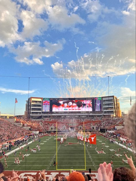 University Of Texas At Austin Dorm, Texas College Aesthetic, University Sports Aesthetic, Ut At Austin, University Of Texas Aesthetic, University Of Austin Texas, Fall Football Aesthetic, University Of Texas At Austin Aesthetic, University Of Arizona Aesthetic