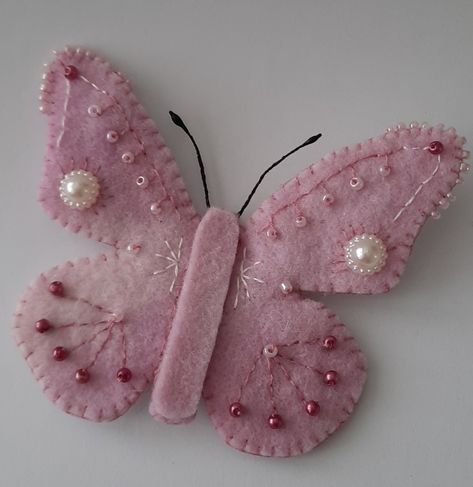 Felt butterfly lilac with beads Felt Butterfly Ornaments, Butterfly Felt Ornament, Diy Felt Butterfly, Felt Butterfly Pattern, Felt Butterfly, Butterfly Garland, Felt Ornaments Diy, Diy Felt Christmas Ornaments, Christmas Crafts Gifts