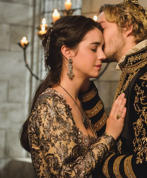 Francis And Mary, Reign Mary And Francis, Mary And Francis, Era Victoria, Reign Tv Show, Marie Stuart, Reign Mary, Reign Fashion, Reign Dresses