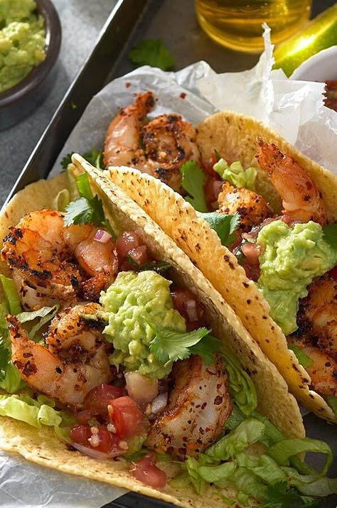 Tacos Al Vapor, Shrimp Taco Recipes, Blackened Shrimp, Eating Well Recipes, Diner Recept, Shrimp Tacos, Dinner Plan, Carne Asada, Easy Dishes