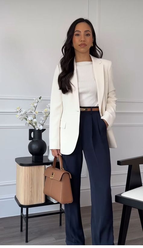 Lawyer Fashion, Casual Work Outfits Women, Business Attire Women, Classic Style Outfits, Business Outfits Women, Hollywood Movies, Business Casual Outfits For Work, Blazer Jeans, Classy Work Outfits