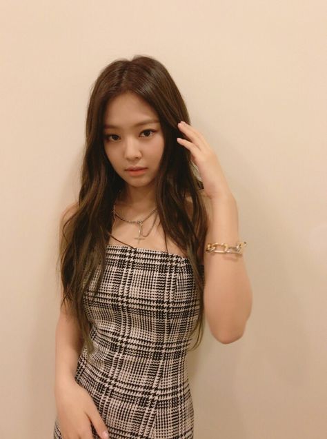 BLACKPINK Jennie Spotted Wearing Sexy Split Dress Jennie Jisoo, Jennie Kim Blackpink, Girl Celebrities, Ruby Jane, Split Dress, Jennie Lisa, Blackpink In Your Area, Blackpink Fashion, Lalisa Manoban