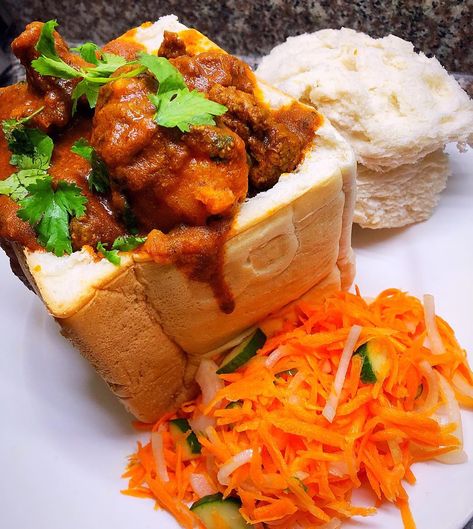 Here's the step by step guide on preparing this South African cuisine - how to make mutton bunny chow recipe. A Durban classic recipe. Lamb Shawarma Recipe, Expensive Restaurants, Chow Recipe, African Food Recipes, South African Dishes, Bunny Chow, Shawarma Recipe, African Foods, African Dishes