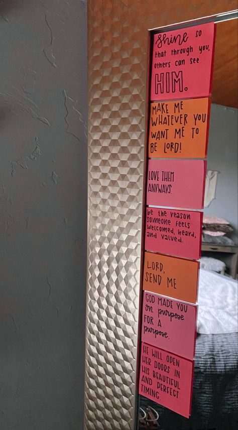 College Dorm Room Ideas Wall Decor, Sticky Notes Around Mirror, Mirror Sticky Notes Christian, Notes To Put On Your Mirror, Summer Aesthetic Christian, Sticky Note Mirror Christian, Bible Study Projects, Bible Study Index Cards, Bible Study With Sticky Notes