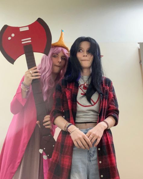 Bubbline And Marceline Costume, Marceline Costume Ideas, Marceline And Princess Bubblegum Halloween Costume, Marceline Adventure Time Costume, Marceline Adventure Time Cosplay, Halloween Costumes Adventure Time, Marceline Inspired Outfits, Marceline And Princess Bubblegum Costume, Cartoon Network Cosplay