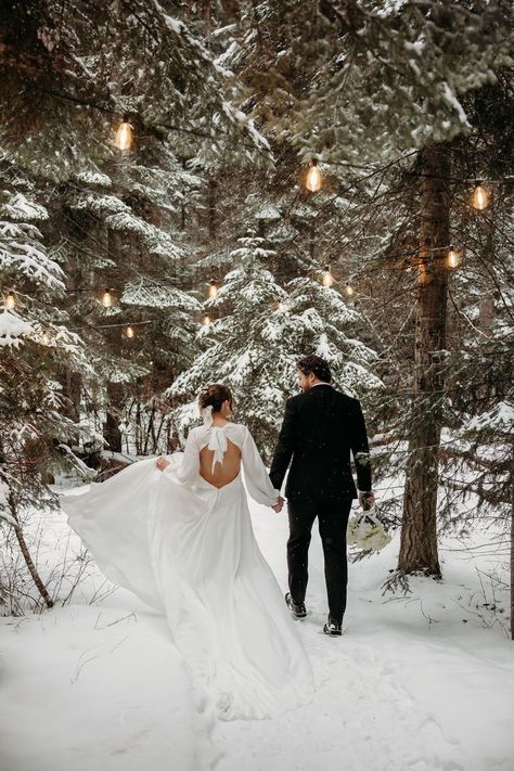 Destination Elopement Ideas in Montana | Montana Photographer | Elopement Pictures. Explore elegant outdoor winter wedding décor ideas that will leave you breathless and inspired to plan your own snowy escape. See winter elopement mountains, micro wedding winter, winter elopement reception and vintage winter elopement. Book Brogan to capture your dreamy winter elopement at photographybybrogan.com. Wedding Winter Photography, Winter Wedding In The Mountains, Winter Wedding Outdoor Photos, Winter Wedding Pictures Outdoor, Outdoor Winter Elopement, Snowy Wedding Ideas, My Winter Aesthetic, February Winter Wedding, Moody Mountain Wedding