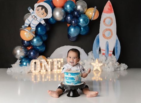 Space Theme First Birthday Photoshoot, Space Birthday Photo Shoot, Space Smash Cake 1st Birthdays, Space Theme Photoshoot, Space Smash Cake, Photoshoot Ideas Boys, Birthday Photoshoot Ideas Boys, One Year Photo Shoot, 1st Bday Theme