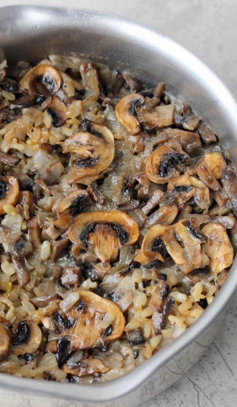 Simple 3 ingredient rice dish made with brown rice and mushrooms. For a flavorful and healthy side dish that will compliment any meal 3 Ingredient Rice, Mushroom Rice Pilaf, Mushroom Rice, Metabolism Diet, Healthy Side Dish, Fast Metabolism Diet, Rice Dish, Rice Pilaf, Fast Metabolism