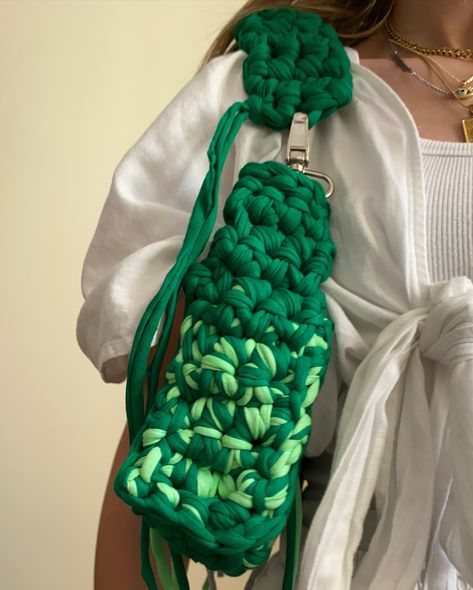 Ludic Cactus Bag- BAGHOS . . . . . . #handmadecrochet #crochetingbag #elyapımıçanta Cactus Bag, Hand Knit Bag, Thread Crafts, Crochet Patterns Filet, Diy Chain, Crochet Blanket Designs, Learning Websites, Fashion Me, Crochet Inspo