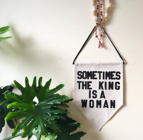 Black Owned Home Decor Brands Katie Donnelly, Getting A House, Interior Design Pink, Crown Wall Decor, Bedrooms Interior Design, Photos In Paris, Unique Gift Guide, Luxury Ideas, I Am A Woman