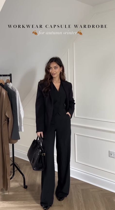 Bussines Outfits Women Formal, Cute Work Dresses For Women, Alia Bhatt Blazer Outfit, Black Suit Outfits For Women Classy, Cia Outfits For Women, Woman Architect Outfit, Formal Outfits For Women In Winter, Ceo Wife Outfit, Black Suit For Women Outfit