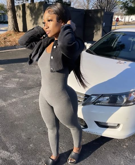 Grey Bodysuit Outfit Winter, Gray Bodysuit Outfit Baddie, Grey Jumpsuit Outfit Ideas, Jumpsuit Outfit Black Women With Jacket, Grey Jumpsuit Outfit Casual, Bodysuit With Jean Jacket, Grey Body Suit Outfits, Black Jumpsuit Jean Jacket Outfit, Zipper Bodysuit Outfit