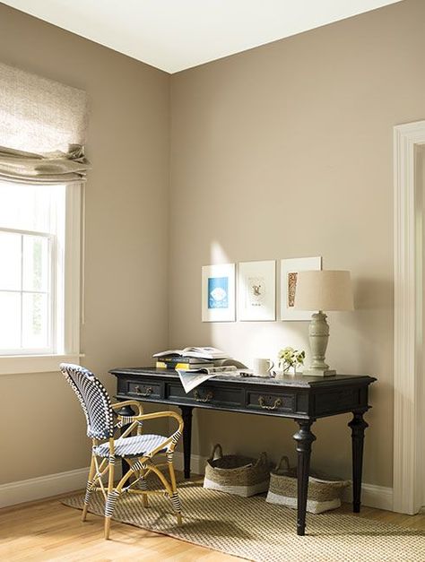 Home Office Color  Ideas & Inspiration - Benjamin Moore's Shaker Beige HC-45. Via @benjamin_moore Shaker Beige Benjamin Moore, Home Colour Design, Beige Ceiling, Shaker Beige, Office Wall Colors, Walls Color, Taupe Paint Colors, Ceiling Color, Beige Paint Colors