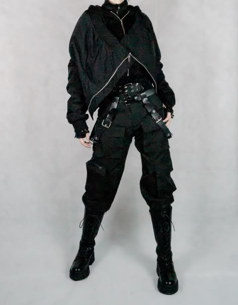 Warcore Aesthetic Outfit, Tech Wear Aesthetic Outfits, Tactical Goth Outfit, Hackercore Outfit, Assasin Outfits Male Modern, Assassin Outfits Male, Mercenary Outfit Design, Tech Outfit Aesthetic, Tech Punk Fashion