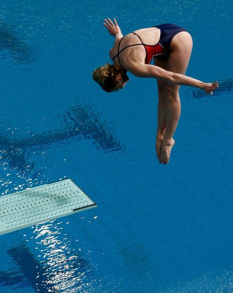 Dive In Movie, Olympic Diving, Springboard Diving, Swimming Snorkel, Scuba Diving Quotes, Diving Quotes, Diving Springboard, High Diving, Diving Wetsuits