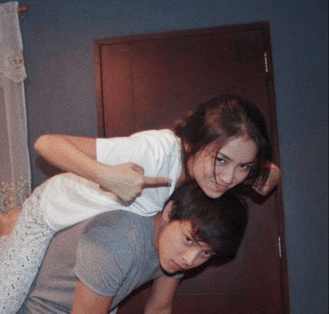 Big Sister Little Brother Aesthetic, Siblings Aesthetic, Big Brother Little Sister, Siblings Goals, Best Friends Brother, Sibling Poses, Sister Pictures, Daniel Padilla, Star Students