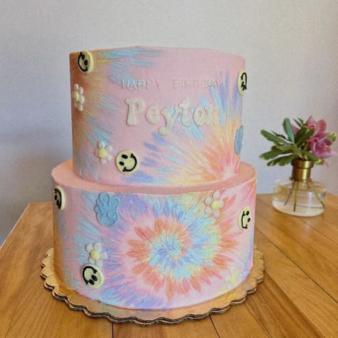 70s Theme Smash Cake, Two Groovy Birthday Smash Cake, Pastel Tie Dye Birthday Party Ideas, Groovy Smiley Face Birthday Cake, 70s Aesthetic Birthday Cake, Too Groovy Cake, Hippy Themed Birthday Cake, Pastel Tie Dye Party, Fourever Groovy Birthday Cake