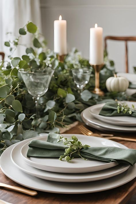 thanksgiving table decor greenery Long Wood Table Centerpieces, Long Wood Table, Green Table Settings, Thanksgiving Table Decor Ideas, Green Tablescape, Thanksgiving Table Decor, Green Napkins, Green Plates, Table Decor Ideas