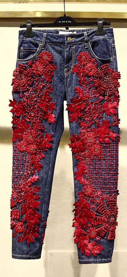 Denim Ideas, Embellished Jeans, 자수 디자인, Jeans Diy, Embroidered Jeans, Mode Inspiration, Fashion Details, Diy Fashion, Denim Fashion