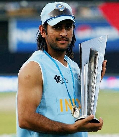 Ms Dhoni World Cup, Dhoni 7, Vijay Actor Hd Images, Mahendra Singh Dhoni, Football Trainer, M S Dhoni, World Cup Trophy, Ms Dhoni Wallpapers, Dhoni Photos