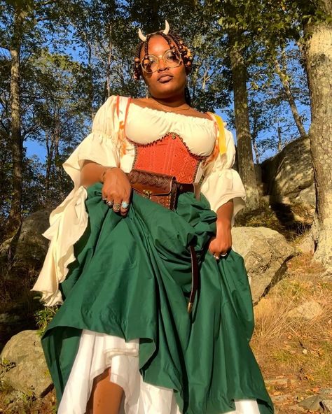 Vanessa went to a renfair, and guess what? She looked amazing!! ❤️‍🔥 Let’s take a moment to appreciate her outfit! 😍🧡✨ #handmade #corset #corsettop #underbust #handmadeportugal #corpete #shopsmall #slowfashion #fairy #cottagecore #renaissance #victorian #gothic #vintage Plus Size Fantasy Outfits, Plus Size Ren Faire Costume, Handmade Corset, Ren Faire Costume, Fairy Cottagecore, Ren Fair, Fantasy Outfits, Gothic Vintage, Silly Goose